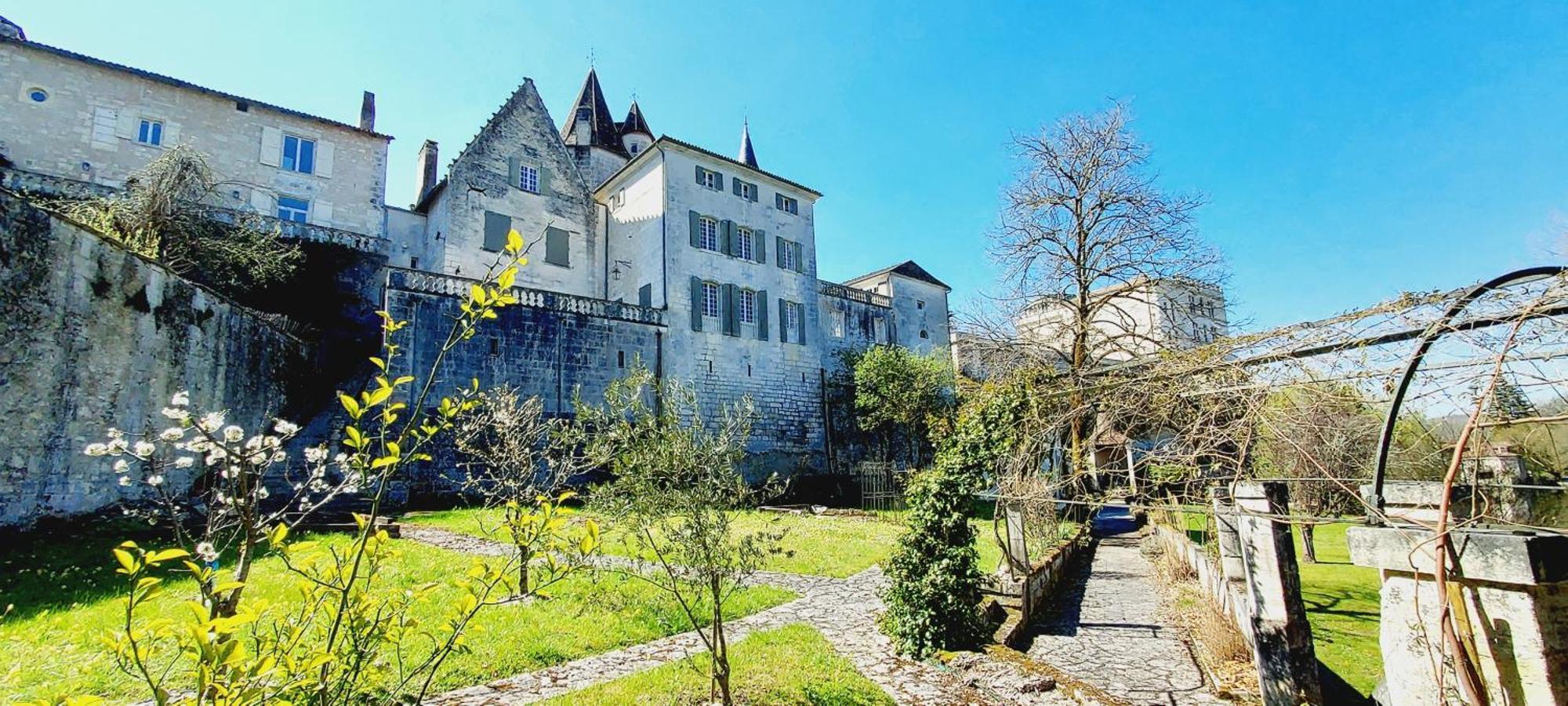 Chateau Des Senechaux, Bourdeilles ภายนอก รูปภาพ