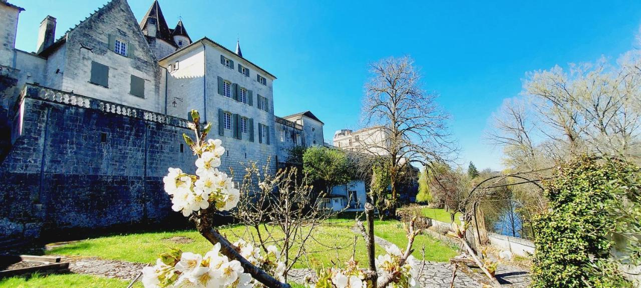 Chateau Des Senechaux, Bourdeilles ภายนอก รูปภาพ