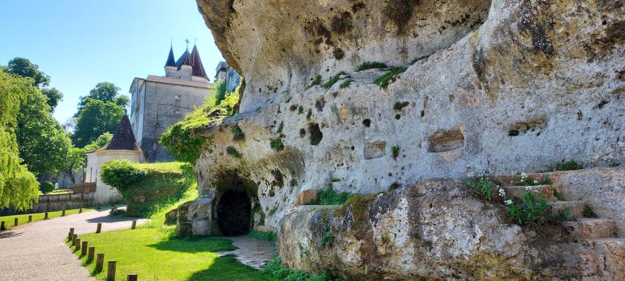 Chateau Des Senechaux, Bourdeilles ภายนอก รูปภาพ