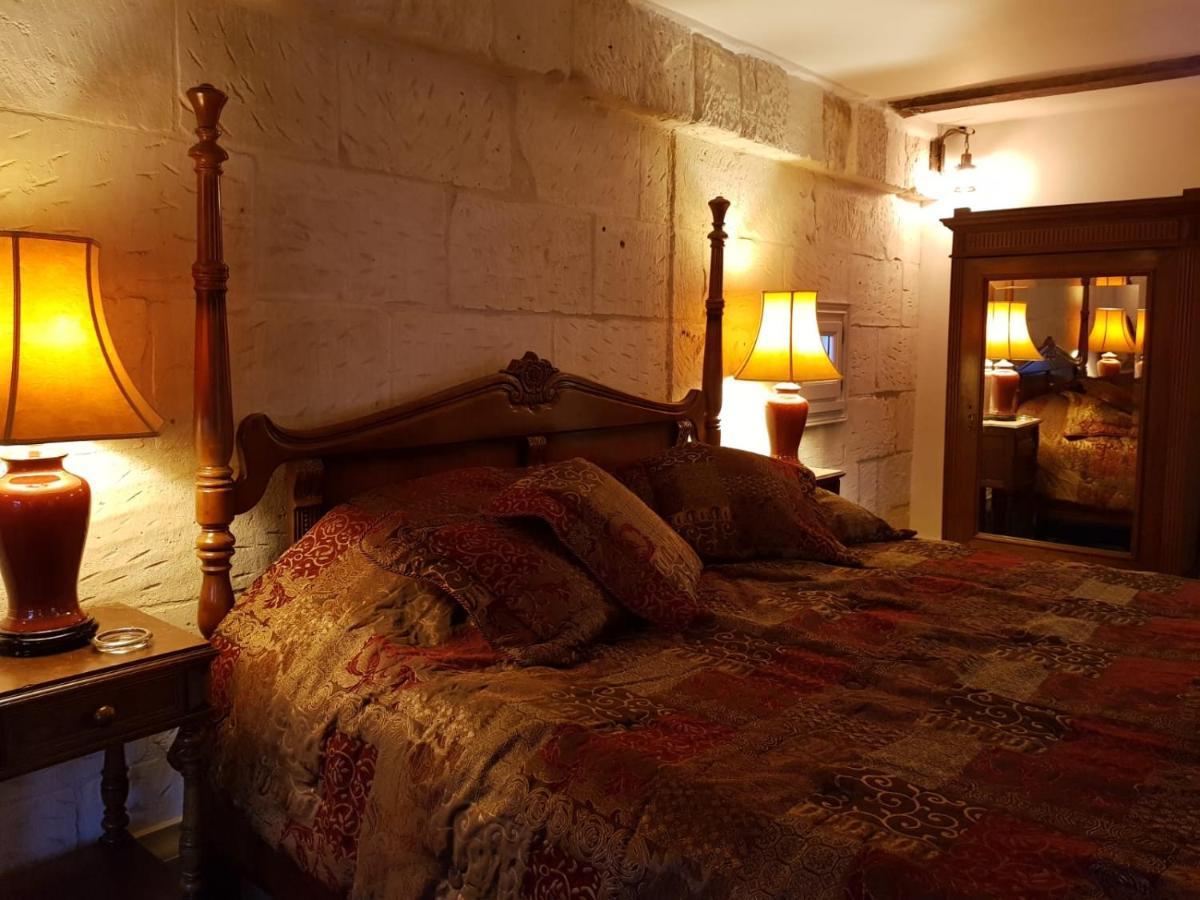 Chateau Des Senechaux, Bourdeilles ภายนอก รูปภาพ