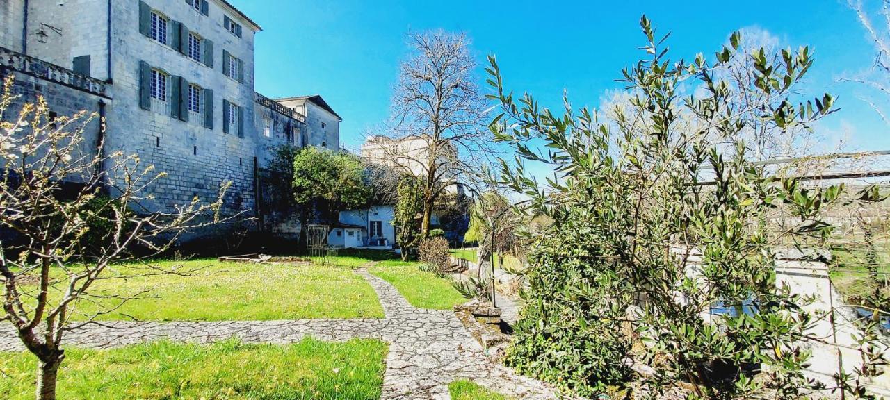 Chateau Des Senechaux, Bourdeilles ภายนอก รูปภาพ