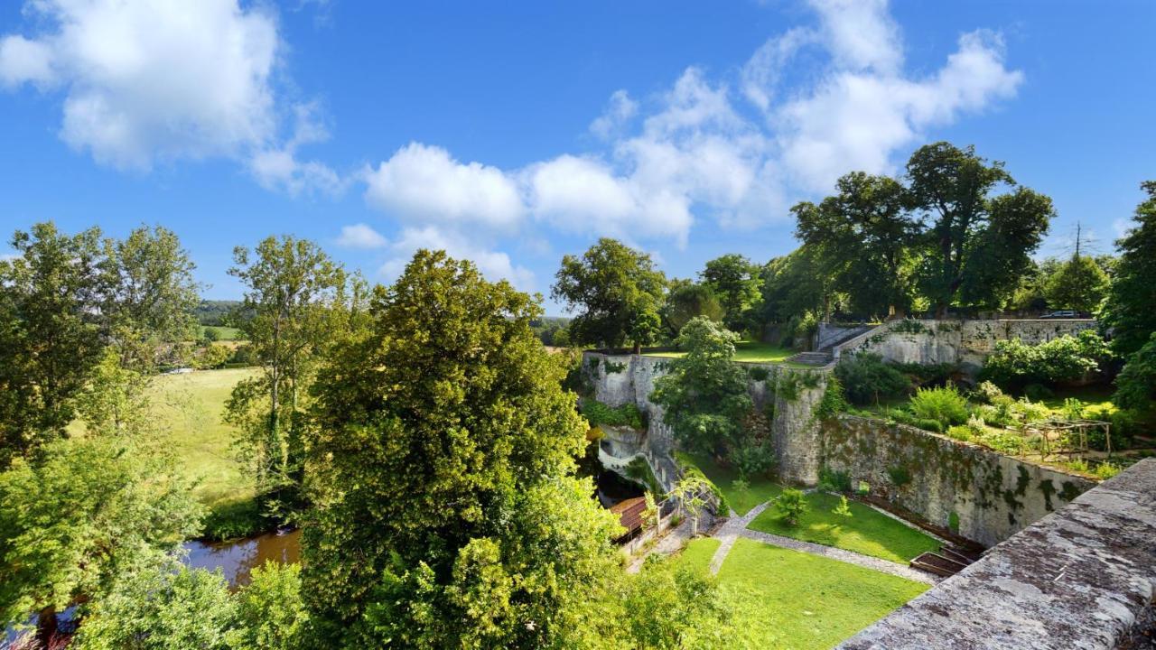 Chateau Des Senechaux, Bourdeilles ภายนอก รูปภาพ