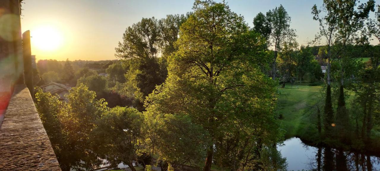 Chateau Des Senechaux, Bourdeilles ภายนอก รูปภาพ