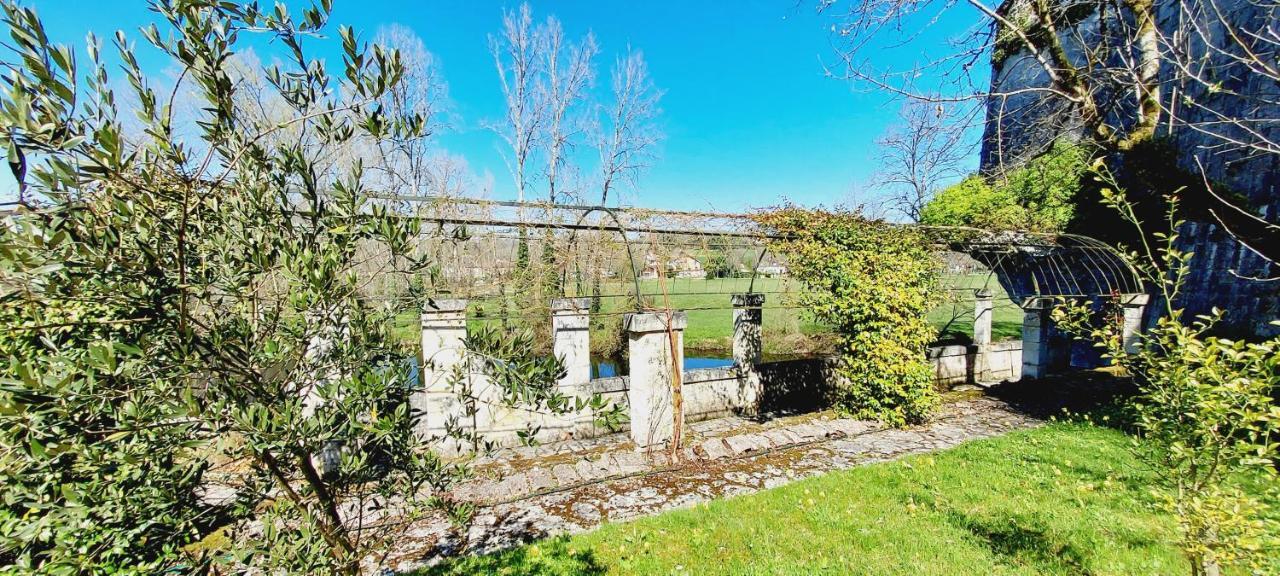 Chateau Des Senechaux, Bourdeilles ภายนอก รูปภาพ